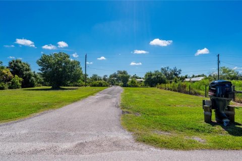 House in Punta Gorda, Florida 3 bedrooms, 166.67 sq.m. № 2235687 - photo 4