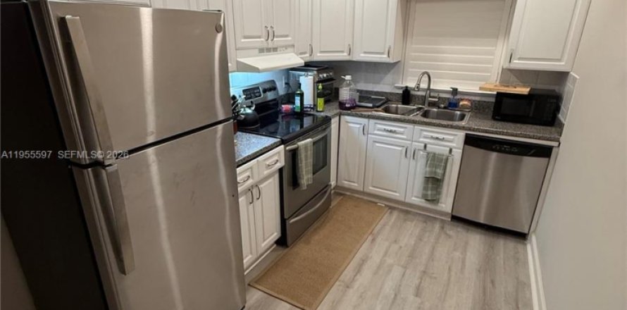 Condominio en Miami, Florida, 1 dormitorio № 2009682