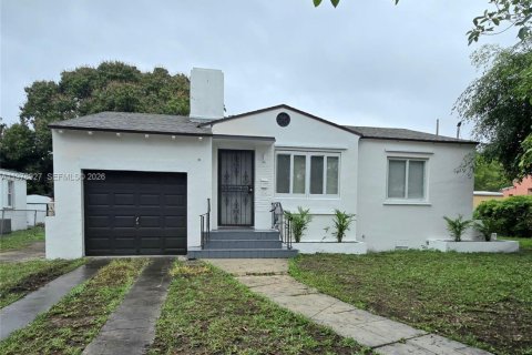 House in Miami, Florida 3 bedrooms, 81.57 sq.m. № 2046625 - photo 2