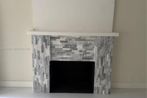 House in Miami, Florida 3 bedrooms, 81.57 sq.m. № 2046625 - photo 10