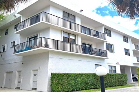 Copropriété à vendre à Hallandale Beach, Floride: 3 chambres, 148.64 m2 № 1920872 - photo 25