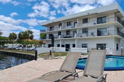Copropriété à vendre à Hallandale Beach, Floride: 3 chambres, 148.64 m2 № 1920872 - photo 1