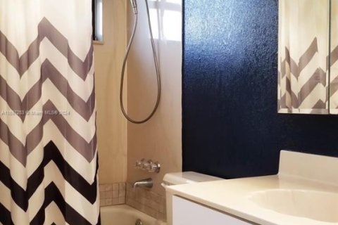 Copropriété à vendre à Hallandale Beach, Floride: 3 chambres, 148.64 m2 № 1920872 - photo 6