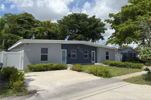 Casa en alquiler en Hallandale Beach, Florida, 3 dormitorios, 107.58 m2 № 1930425 - foto 3