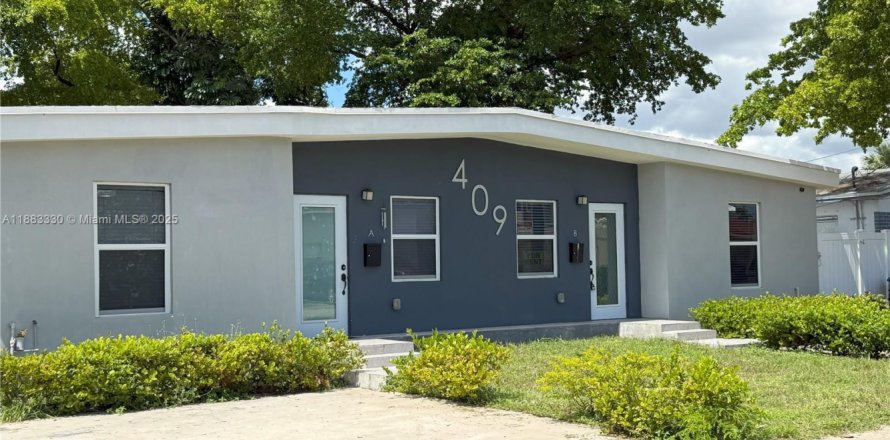 Casa en Hallandale Beach, Florida 3 dormitorios, 107.58 m2 № 1930425