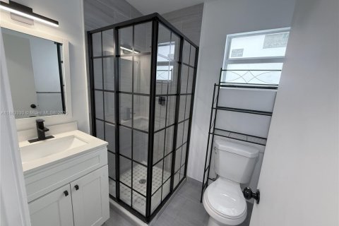 Casa en alquiler en Hallandale Beach, Florida, 3 dormitorios, 107.58 m2 № 1930425 - foto 9