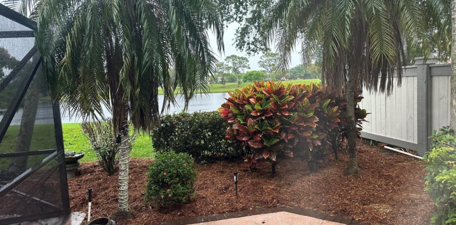 House in Wellington, Florida 2 bedrooms, 114.55 sq.m. № 1079689