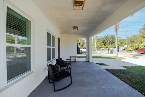 House in Tampa, Florida 3 bedrooms, 176.51 sq.m. № 2121678 - photo 21
