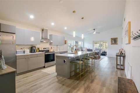House in Tampa, Florida 3 bedrooms, 176.51 sq.m. № 2121678 - photo 25