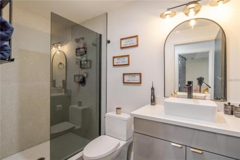 House in Tampa, Florida 3 bedrooms, 176.51 sq.m. № 2121678 - photo 16