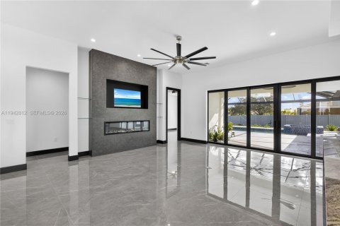 Villa ou maison à vendre à Cape Coral, Floride: 3 chambres № 1999341 - photo 7