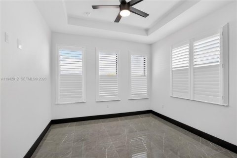 Villa ou maison à vendre à Cape Coral, Floride: 3 chambres № 1999341 - photo 14