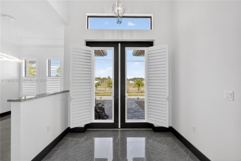 Villa ou maison à vendre à Cape Coral, Floride: 3 chambres № 1999341 - photo 3