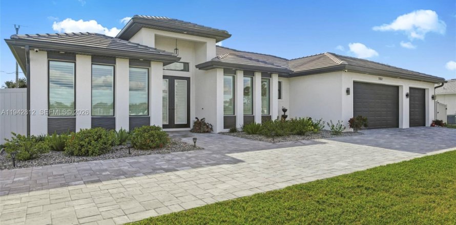 Villa ou maison à Cape Coral, Floride 3 chambres № 1999341