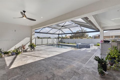 Villa ou maison à vendre à Cape Coral, Floride: 3 chambres № 1999341 - photo 29