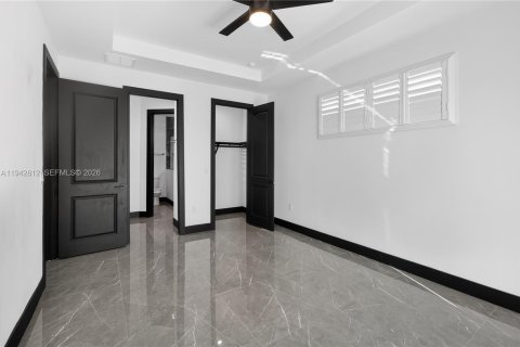 Villa ou maison à vendre à Cape Coral, Floride: 3 chambres № 1999341 - photo 18