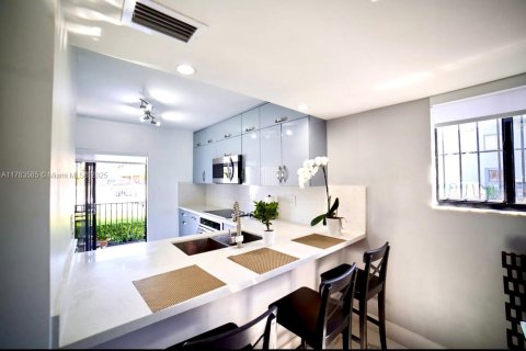 Купить таунхаус в Хайалиа, Флорида 2 спальни, 93.37м2, № 1983451 - фото 8