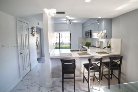 Купить таунхаус в Хайалиа, Флорида 2 спальни, 93.37м2, № 1983451 - фото 7