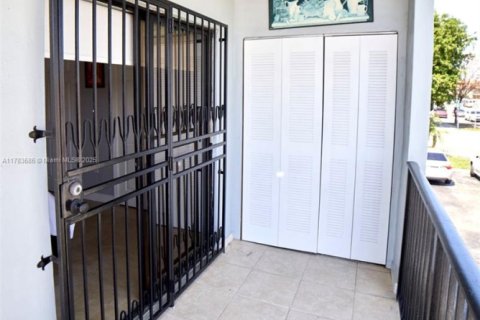 Купить таунхаус в Хайалиа, Флорида 2 спальни, 93.37м2, № 1983451 - фото 23