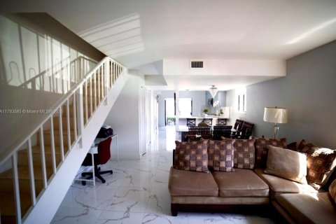 Купить таунхаус в Хайалиа, Флорида 2 спальни, 93.37м2, № 1983451 - фото 6