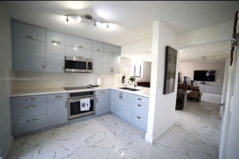 Купить таунхаус в Хайалиа, Флорида 2 спальни, 93.37м2, № 1983451 - фото 10