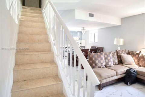 Купить таунхаус в Хайалиа, Флорида 2 спальни, 93.37м2, № 1983451 - фото 14