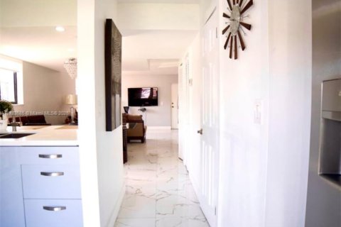 Купить таунхаус в Хайалиа, Флорида 2 спальни, 93.37м2, № 1983451 - фото 9