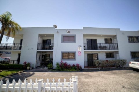 Купить таунхаус в Хайалиа, Флорида 2 спальни, 93.37м2, № 1983451 - фото 2