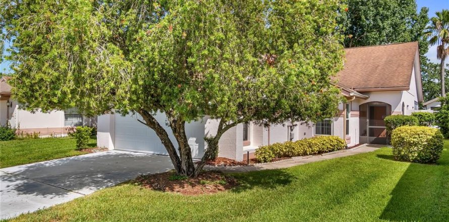 House in Orlando, Florida 2 bedrooms, 146.97 sq.m. № 1884435