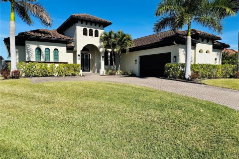 Villa ou maison à Fort Myers, Floride 3 chambres, 310.85 m2 № 2103109