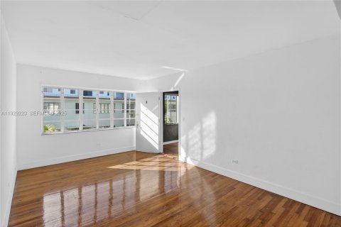 Снять в аренду квартиру в Майами-Бич, Флорида 2 спальни, № 2034157 - фото 7