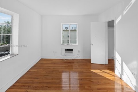 Снять в аренду квартиру в Майами-Бич, Флорида 2 спальни, № 2034157 - фото 17