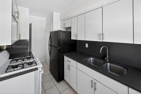 Снять в аренду квартиру в Майами-Бич, Флорида 2 спальни, № 2034157 - фото 12