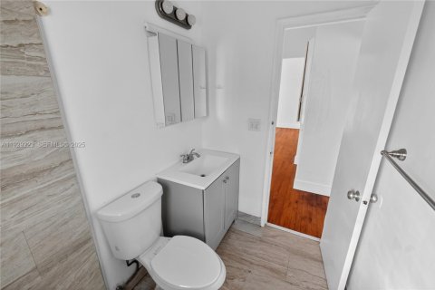 Снять в аренду квартиру в Майами-Бич, Флорида 2 спальни, № 2034157 - фото 13