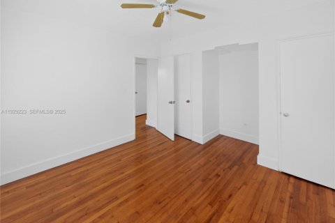 Снять в аренду квартиру в Майами-Бич, Флорида 2 спальни, № 2034157 - фото 20