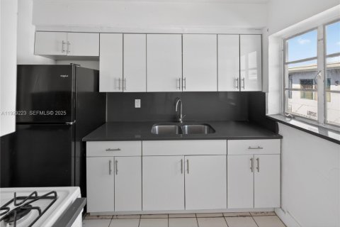 Снять в аренду квартиру в Майами-Бич, Флорида 2 спальни, № 2034157 - фото 6