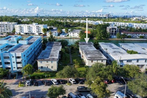 Снять в аренду квартиру в Майами-Бич, Флорида 2 спальни, № 2034157 - фото 14