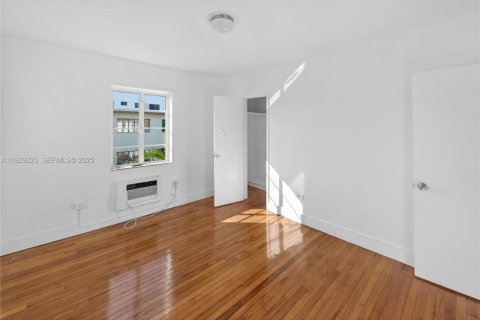 Снять в аренду квартиру в Майами-Бич, Флорида 2 спальни, № 2034157 - фото 18