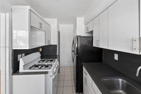 Снять в аренду квартиру в Майами-Бич, Флорида 2 спальни, № 2034157 - фото 10