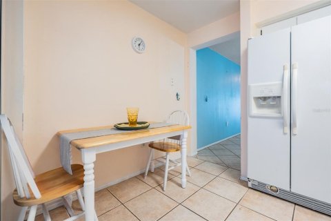 Townhouse in Palm Harbor, Florida 2 bedrooms, 129.13 sq.m. № 1856068 - photo 10