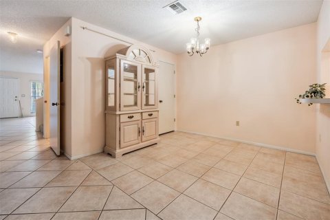 Townhouse in Palm Harbor, Florida 2 bedrooms, 129.13 sq.m. № 1856068 - photo 4
