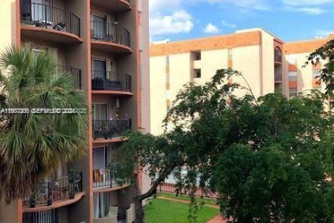 Купить кондоминиум в Майами, Флорида 1 спальня, 46.82м2, № 2049099 - фото 13