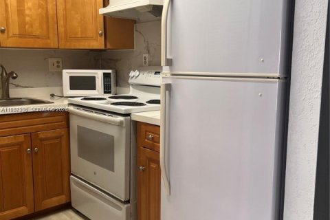 Купить кондоминиум в Майами, Флорида 1 спальня, 46.82м2, № 2049099 - фото 4