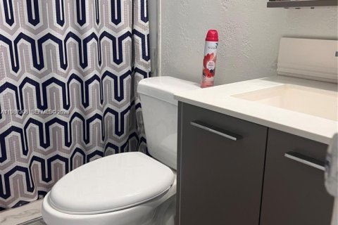 Купить кондоминиум в Майами, Флорида 1 спальня, 46.82м2, № 2049099 - фото 9