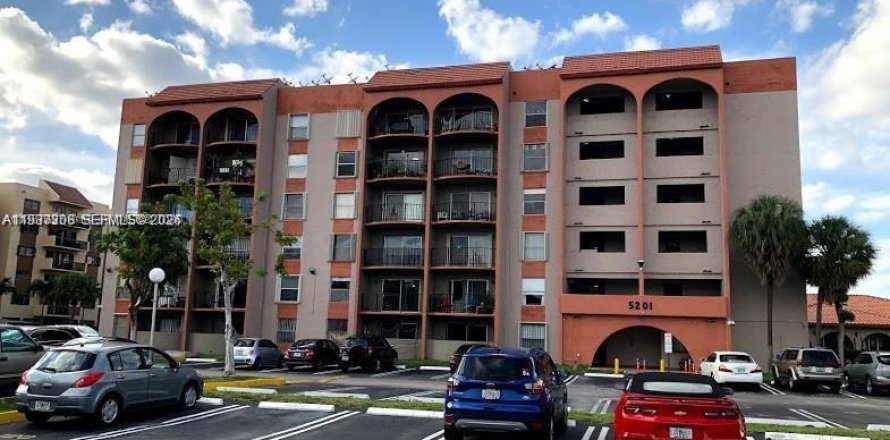 Кондоминиум с 1 спальней в Майами, Флорида № 2049099