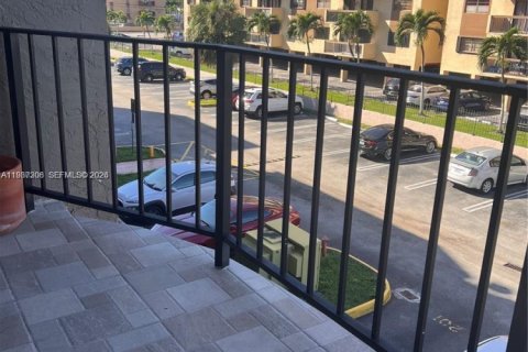 Купить кондоминиум в Майами, Флорида 1 спальня, 46.82м2, № 2049099 - фото 10