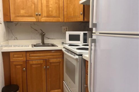 Купить кондоминиум в Майами, Флорида 1 спальня, 46.82м2, № 2049099 - фото 3