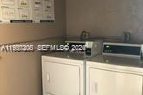 Купить кондоминиум в Майами, Флорида 1 спальня, 46.82м2, № 2049099 - фото 18