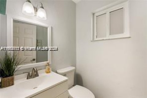 Adosado en venta en Homestead, Florida, 3 dormitorios, 132.2 m2 № 1816472 - foto 16