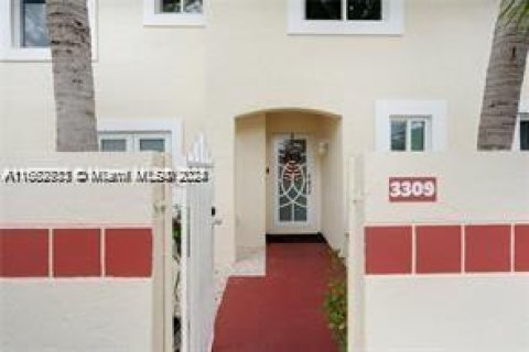 Adosado en venta en Homestead, Florida, 3 dormitorios, 132.2 m2 № 1816472 - foto 1